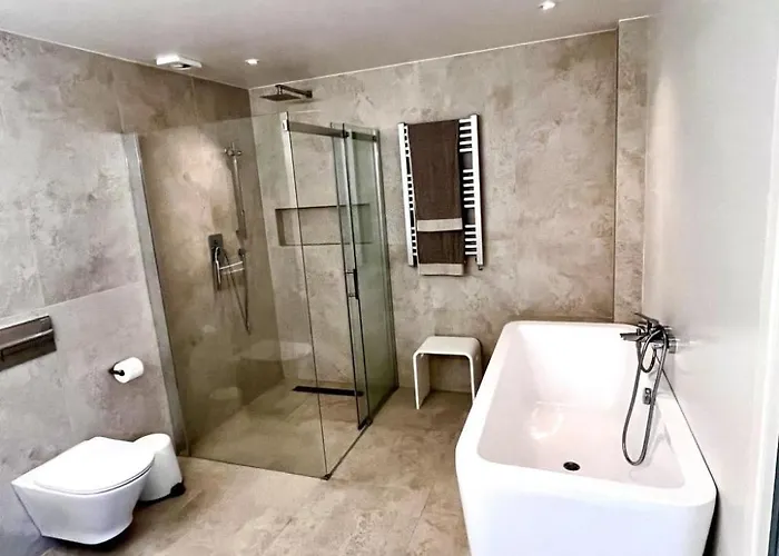 Lazaro Exklusive Von Hrm By Interhome פונשל