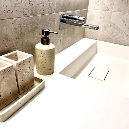 Lazaro Exklusive Von Hrm By Interhome 펜션